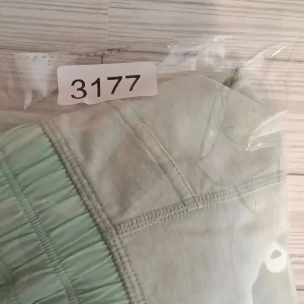 Lululemon Heather mint green joggers RARE size 8 women